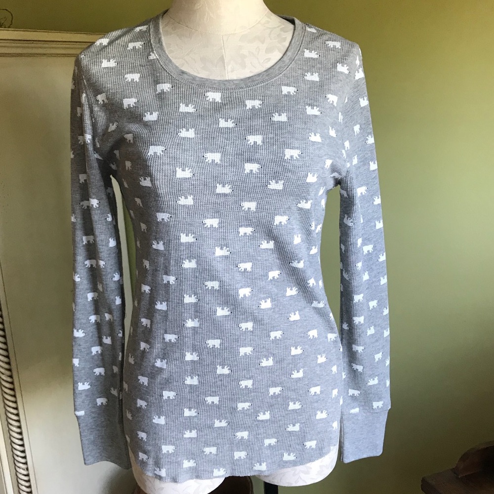 Old navy shirt w/ polar bears
